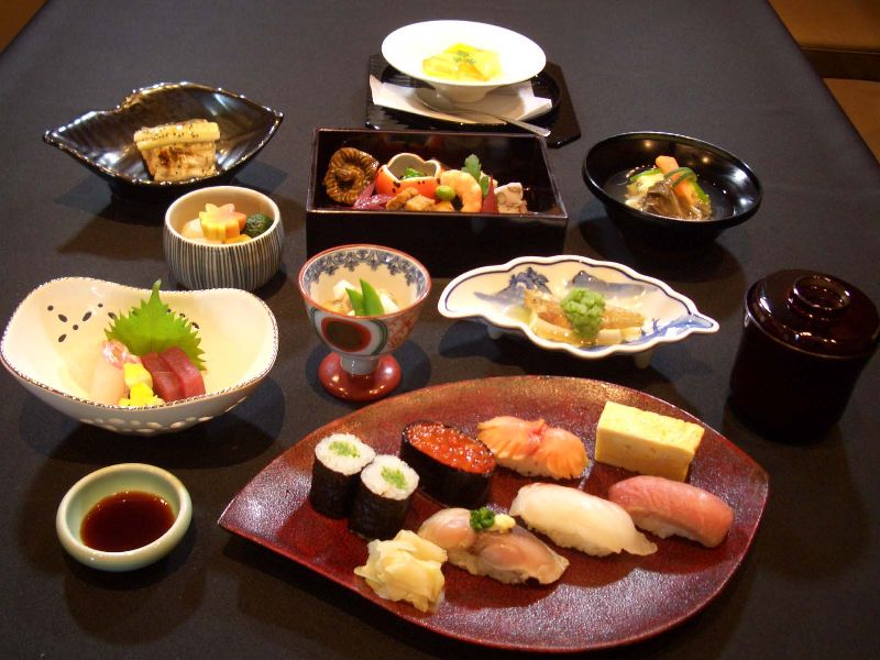 たん熊二子玉川店のランチメニュー三船/寿司