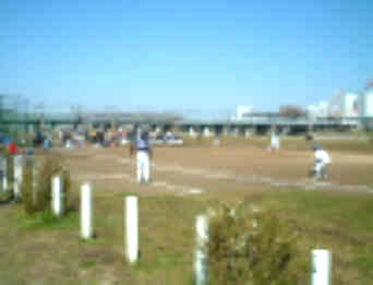 tamagawa_03_horiday_baseball.JPG (150222 バイト)