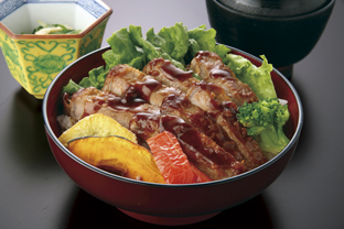 (月曜日限定メニュー)<br>牛ステーキ丼