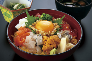 (火曜日限定メニュー)<br>海鮮納豆丼