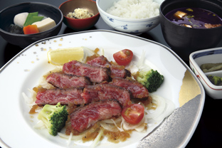 (火曜日限定メニュー)<br>牛肉叩き御膳